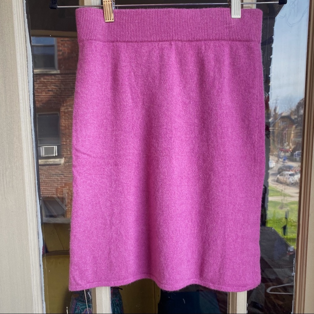 RARE NWOT House of Edinburgh 100% Cashmere Orchid Knee-Length Pencil Skirt